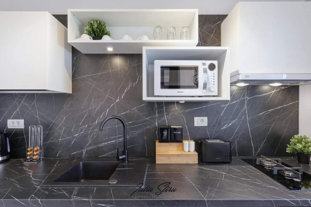 בוקרשט Government Deluxe Studio By Magic Apartments מראה חיצוני תמונה